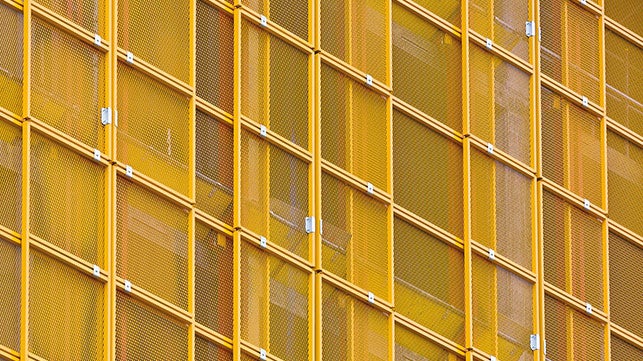 <p>PERI has developed the lightweight LPS Screen protection panel system for buildings with open facades as an alternative for complete enclosures.</p><br/>